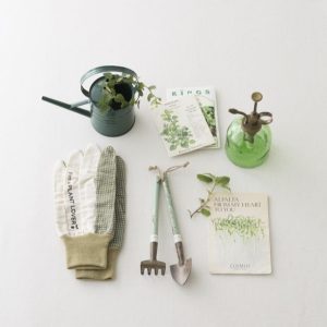 ابزار و لوازم گلخانه